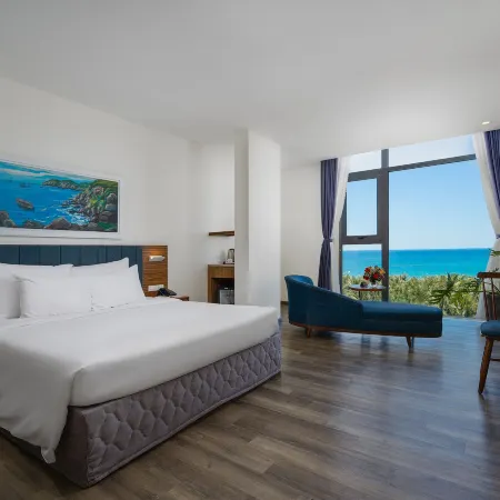 Sala Tuy Hoa Beach Hotel Отели рядом с достопримечательностью «Городской плаж»