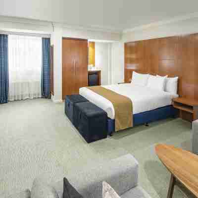 Holiday Inn BASINGSTOKE by IHG Rooms