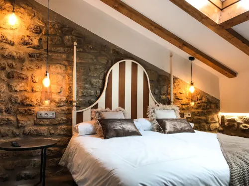 La Casona de Alútiz & Bodega Hotels in Ábalos