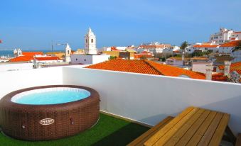 The 17 Party Hostel