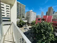 Contemporary Waikiki Beach Condo with Rooftop Pool, Superb Shopping and Dinning
