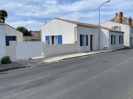 Family home 2.5km from the beach