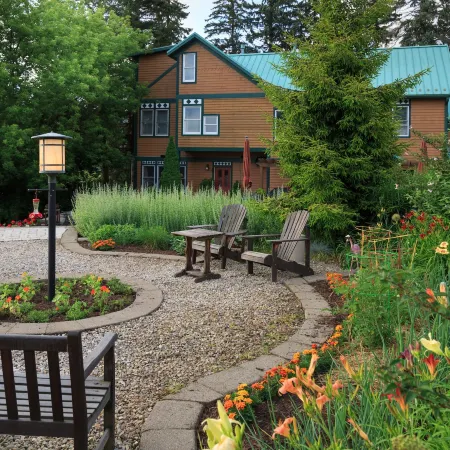 Lake Pointe Inn