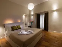Tula Inn Hotels near Piazza Venezia