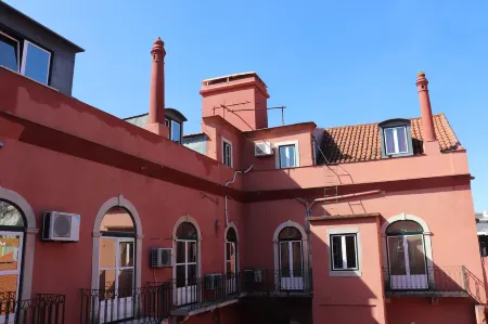 Belém Tejo - Setubalense Отели рядом с достопримечательностью «Jardim da Praca do Imperio»