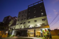Açores Premium- 5 Minutos do Moinhos de Vento Отели в г. Порту-Алегри