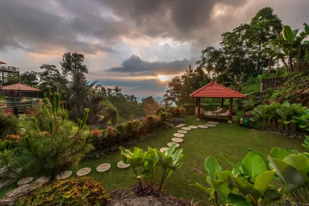 Nava Hotel Tawangmangu