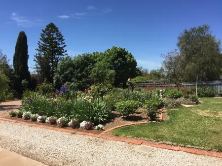 Lyreen's Apartment Отели в г. Садлворт