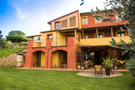 Il Frutteto Отели в г. Фаулья