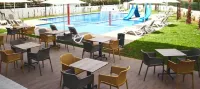 L'Escale Suites Résidence Hôtelière by 7AV Hotels - Pools