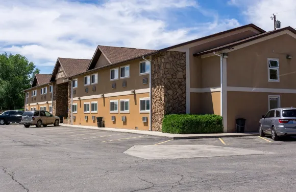 希爾特來紅河旅館