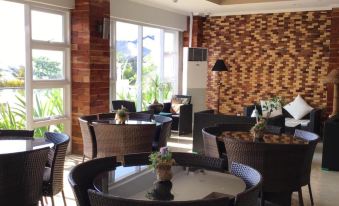EM Royalle Hotel & Beach Resort - Hizvo