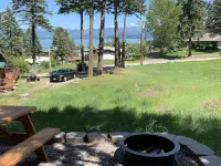 One bedroom cabin located about two blocks from Flathead Lake and the public bea Hotels in Lakeside