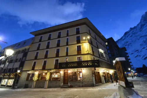 Art Hotel Grivola Hotels in Valtournenche