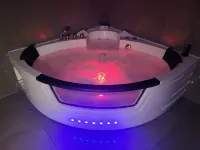 Little Robin Gate - Hot Tub