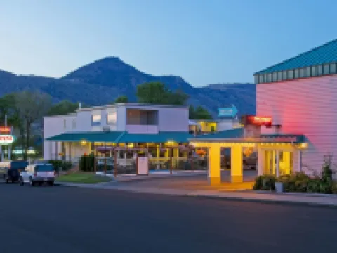 Scott's Inn & Suites Hôtels à : Kamloops