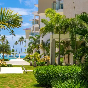 Family Getaway Apartment - on the Beach