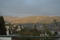 Khan Ein Karem Boutique Hotel - con vista montagne
