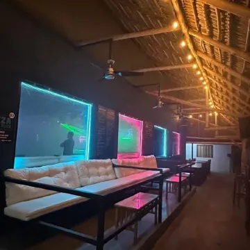 Republik Hotel & Steak House