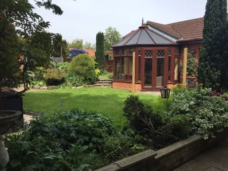 Toothbrush Rooms at Lattice Lodge - Guest Kitchen & EV Recharging Отели в г. Баклшем