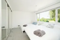 Stag Hen Party House - Pool HotTub Bar & Sauna