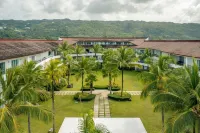 Go Away to This Charming Apt at Sublime w Private Jacuzzi Included