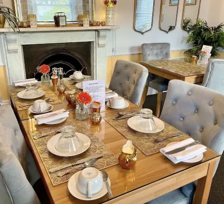 Gresham Court Отели рядом с достопримечательностью «Cockington»