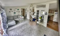 Lakeside Cozy Cottage - w Fishing Dock, Relaxing Lake Freeman, close to Purdue