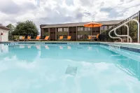 Comfort Inn Warner Robins - Robins Air Force Base Area - parking
