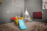 Secluded 4Bd - Close to Park - Detached Gameroom - Big Yard - Fire Pit - Hot Tub