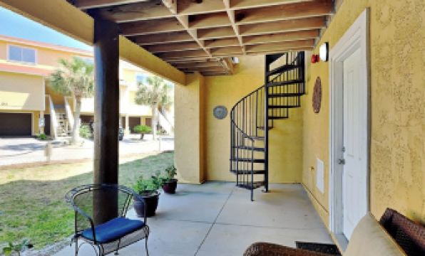 Regency Cabanas #G16