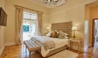 Villa Puccini Hotels in Claremont