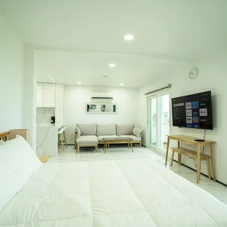 Mariana Suites
