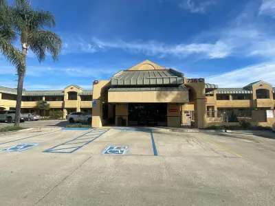 Claremont Lodge Hotels near Harvey Mudd College