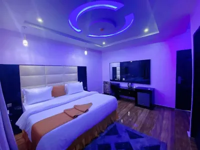 Royality Hill Apartment and Suites Hotels in Okpanam