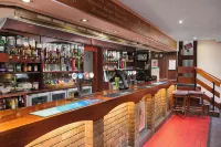 The Sandringham Hotel - bar