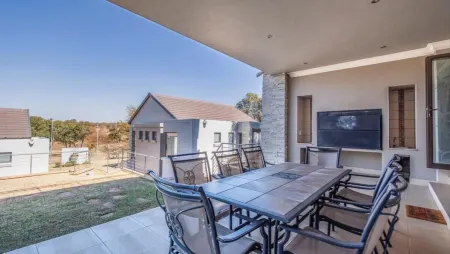 Fairview Manor Отели в г. Модимоль