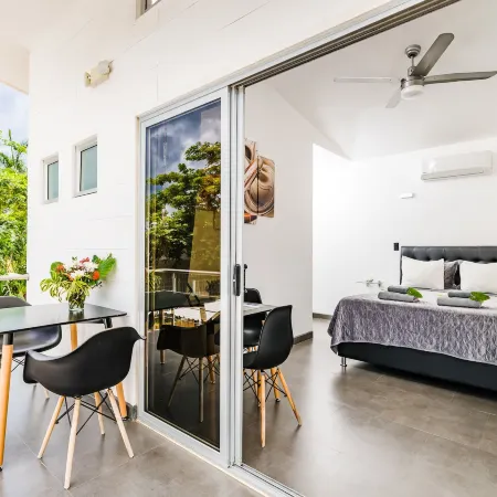 In the Shade Hotel - Coworking - 300Mbit - Adults Only