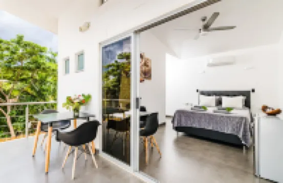 In the Shade Hotel - Coworking - 300Mbit - Adults Only