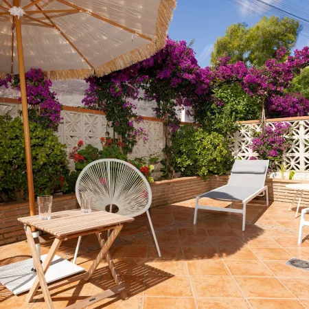 Villa with parking space