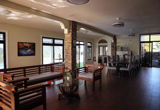 세레니티 팜 앤드 리조트의 평화로운 분위기