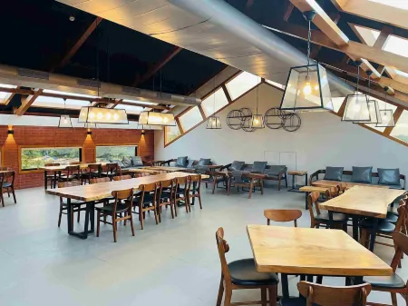 La Casa Club & Resort Отели в г. Навсари