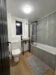 House-Sleeps8-Parking-Garden Hotels in Garforth
