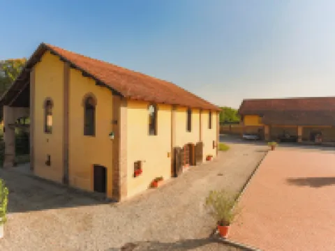 AGRITURISMO LE CORTI DELLA GUALDANA Hotels in Voghera