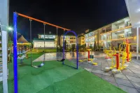 Kingdom Heartz by Alaya Stays