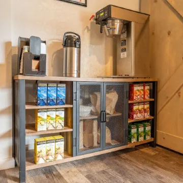 The Junction Hotel and Hostel