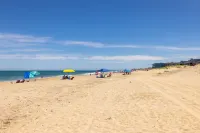 Dolphin Oceanfront Motel - Nags Head - Beach
