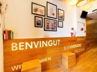 Hostal Athenas Hotel a Sant Adrià de Besòs