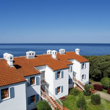 Lanterna Resort