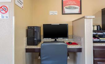 Econo Lodge Inn & Suites Escondido Downtown